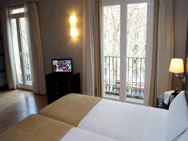 فندق برشلونةفي  أورينت أتيرام المظهر الخارجي الصورة